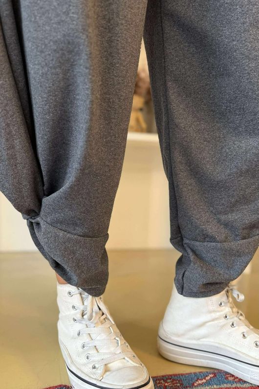 The Sunday Morning 7/8 Twist Pant Dark Grey Melange